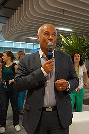 Eröffnung durch Rainer Beeck, Leiter des Geschäftsbereichs Consumer Activities am Flughafen München (©Foto: Martin Schmitz)